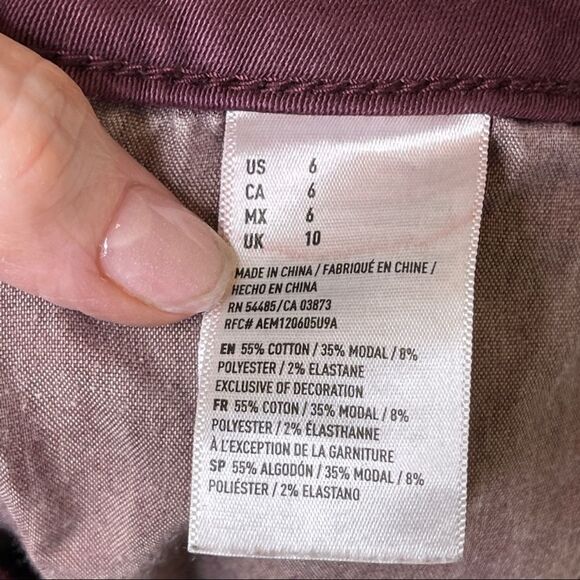 American Eagle Hi-Rise Shorties in‎ Maroon - Size 6 - Picture 5 of 8